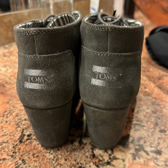 NEW Toms Kayla wedge suede booties - Picture 3 of 6